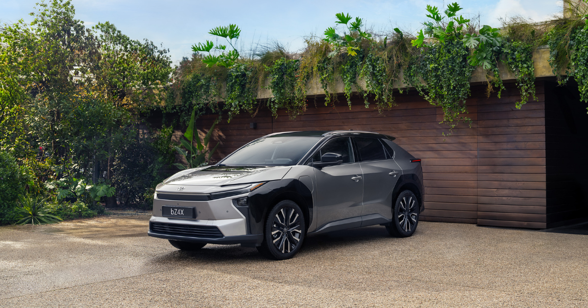 uj-szurke-toyota-bz4x-szembol