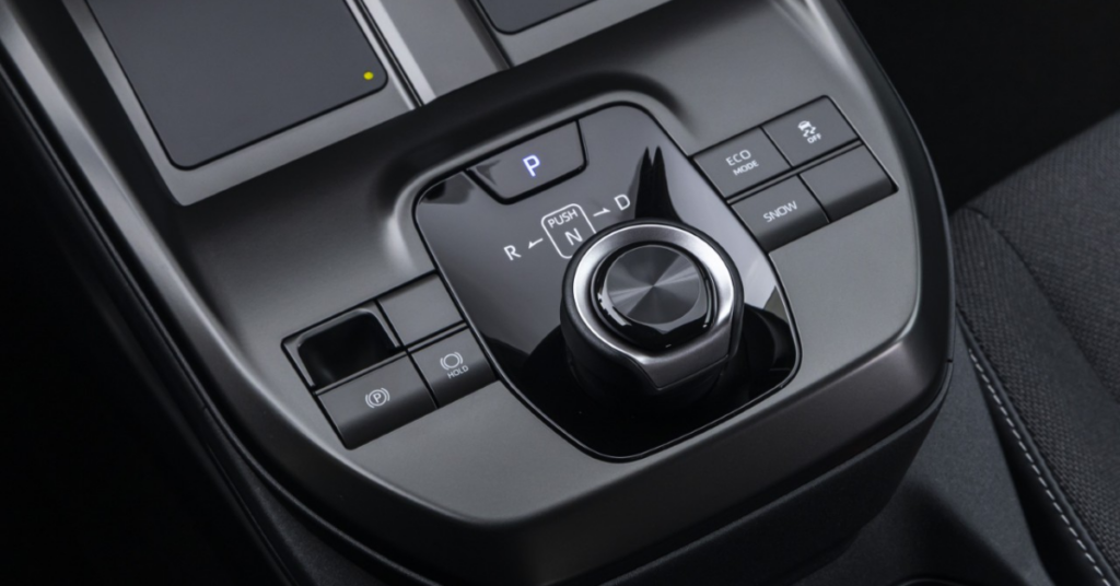 voros-toyota-c-hr-plusz-awd