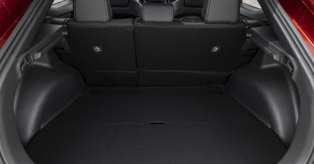 voros-toyota-c-hr-plusz-csomagter