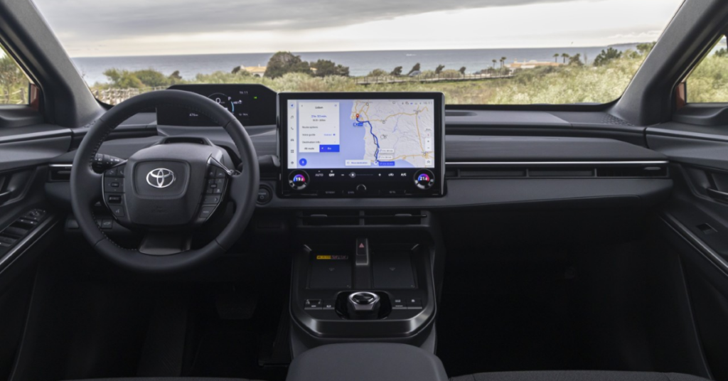 voros-toyota-c-hr-plusz-multimedia